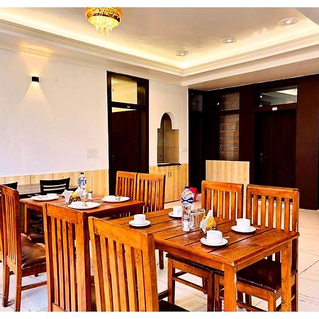 Hotel Premium Travellers # Inn Near Temple - Fully Air Conditioning Hotel - Hygiene And Spacious Room - A Top Rated Luxuary Hotel Merces エクステリア 写真