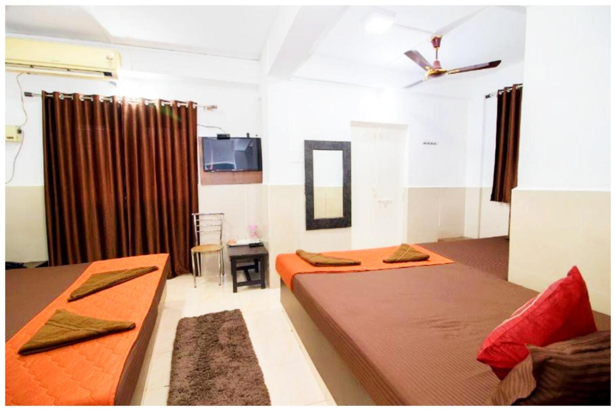 Hotel Premium Travellers # Inn Near Temple - Fully Air Conditioning Hotel - Hygiene And Spacious Room - A Top Rated Luxuary Hotel Merces エクステリア 写真